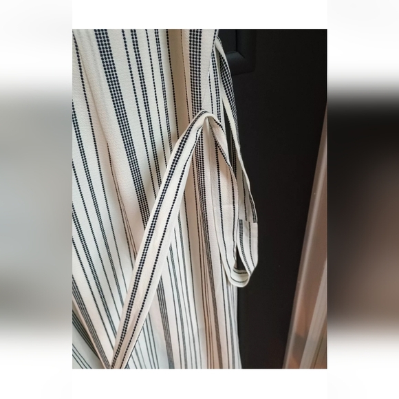 Maurices Black White Stripe Faux Wrap V-neck Flutter Sleeve Shark Bite Dress XL - Picture 4 of 10